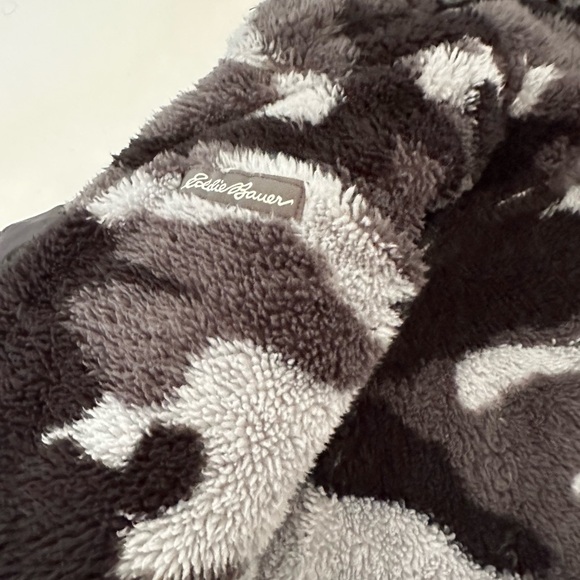 Eddie Bauer size small boys reversible black camo coat - Picture 7 of 8